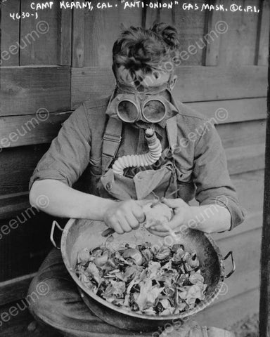 Anti Onion Gas Mask At Work 8x10 Reprint Of Old Photo - Photoseeum