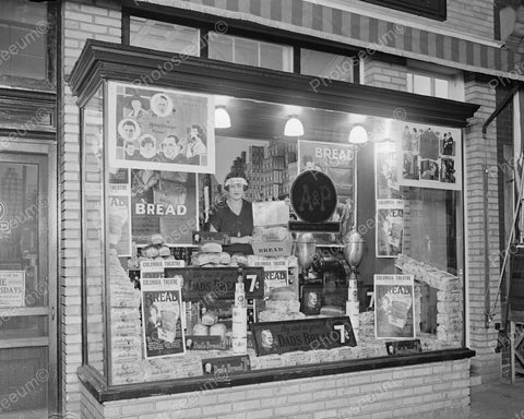 A&P Store Window Display Of Dads Bread 1924 Vintage 8x10 Reprint Of Old Photo - Photoseeum