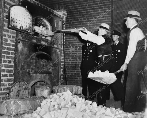 Agents Shovel Blocks In Incinerator 1936 Vintage 8x10 Reprint Of Old Photo - Photoseeum