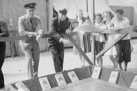Soldiers Coin Toss Carnival Scene 1940s 4x6 Reprint Of Old Photo - Photoseeum