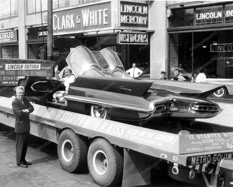 Clark & White Lincoln Dealer Futura Car Vintage 8x10 Reprint Of Old Photo - Photoseeum