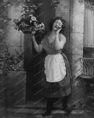 Lady In Dutch Clothing Selling Flowers 8x10 Reprint Of Old Photo - Photoseeum
