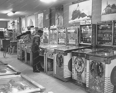Arcade Woodrail Pinball Games 1950's Vintage 8x10 Reprint Of Old Photo - Photoseeum