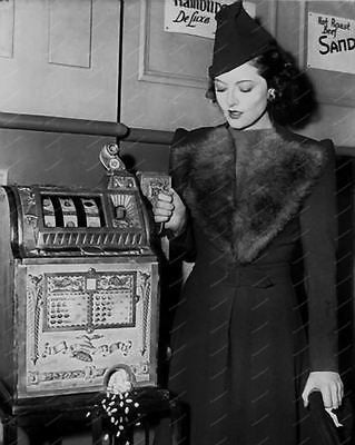 Mills Gooseneck Slot Machine In Diner Vintage 8x10 Reprint Of Old Photo - Photoseeum
