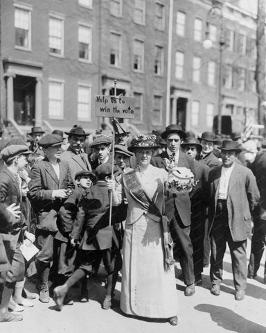 Woman Campaigning For Voting rights 1914 Vintage 8x10 Reprint Of Old Photo - Photoseeum
