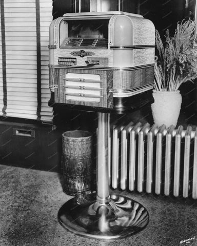 Wurlitzer Jukebox Counter Top Model 61 On Stand 8x10 Reprint Of Old Photo - Photoseeum