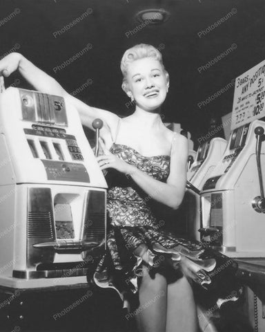 Mills Slot Machine Attendant Vintage 8x10 Reprint Of Old Photo - Photoseeum