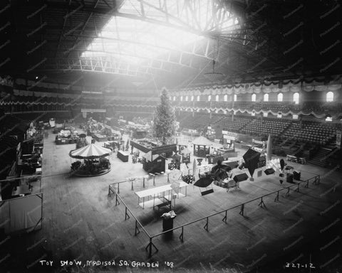 Toy Show Madison Square Gardens 8x10 Reprint Of Old Photo - Photoseeum