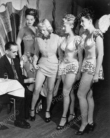 Chorus Girls Receiving A Vaccination Needle In Thigh 8x10 Reprint Of Old Photo - Photoseeum