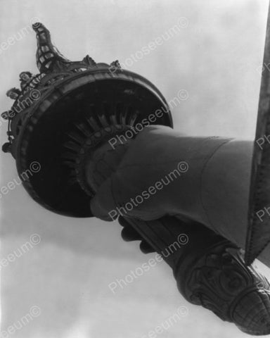 Statue Of Liberty Huge Hand With Torch 8x10 Reprint Of Old Photo - Photoseeum