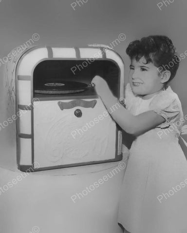Lindstrom Toy Jukebox 1948  Vintage 8x10 Reprint Of Old Photo - Photoseeum