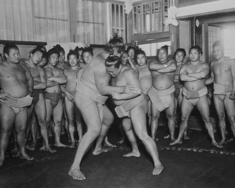 Sumo Wrestlers In Action Vintage 8x10 Reprint Of Old Photo - Photoseeum