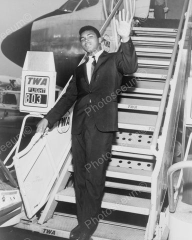 Muhammad Ali At Airport In NY Vintage 8x10 Reprint Of Old Photo - Photoseeum