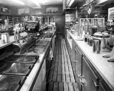 Behind The Counter Of  A  1960s Soda Fountain Diner 8x10 Reprint Of Old Photo - Photoseeum