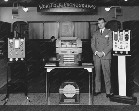 Wurlitzer Phonographs Jukebox Dealer Show 8x10 Reprint Of Old Photo - Photoseeum