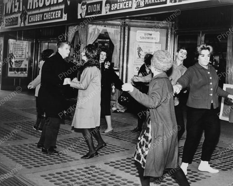 Dancing Theatre Goers Do The Twist Outside! Vintage 1960s Reprint 8x10 Old Photo - Photoseeum