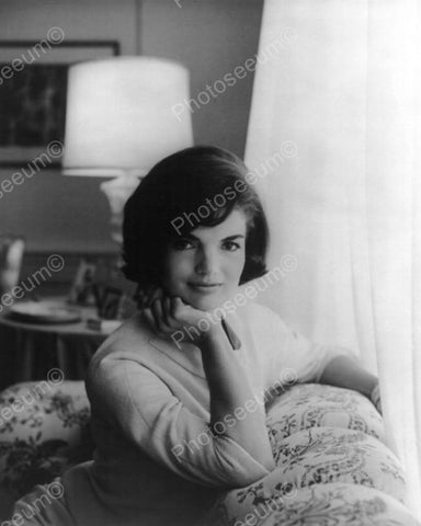 Jackie Kennedy In A Classic Portrait 8x10 Reprint Of Old Photo - Photoseeum