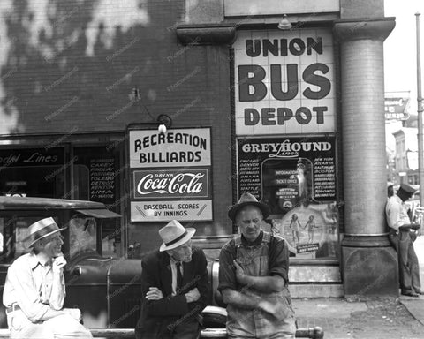 Recreation Billiards Bus Depot 1930s 8x10 Reprint Of Old Photo - Photoseeum