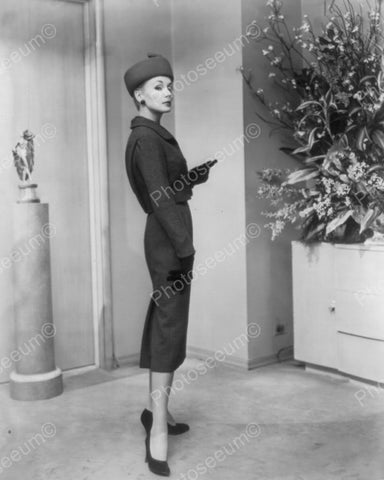 Model In Pillbox Hat  Fashion Shoot Vintage 1950s Reprint 8x10 Old Photo - Photoseeum
