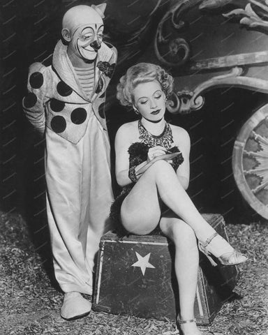 Circus Clown With Pretty Girl 8x10 Reprint Of Old Photo - Photoseeum