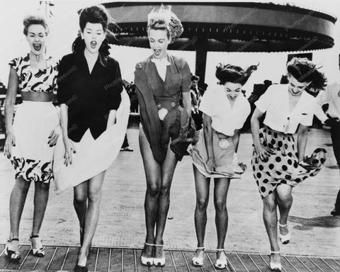 Air Flies Up Ladies Skirts Coney Island 8x10 Reprint Of Old Photo - Photoseeum