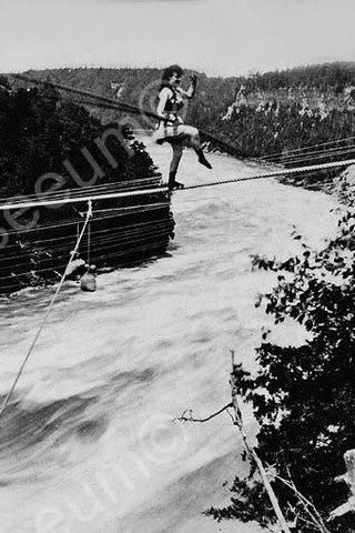 Tightrope Walker Crosses Niagara Falls! 4x6 Reprint Of Old Photo - Photoseeum