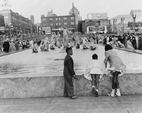 Kids At The Fountain 1940 Vintage 8x10 Reprint Of Old Photo - Photoseeum