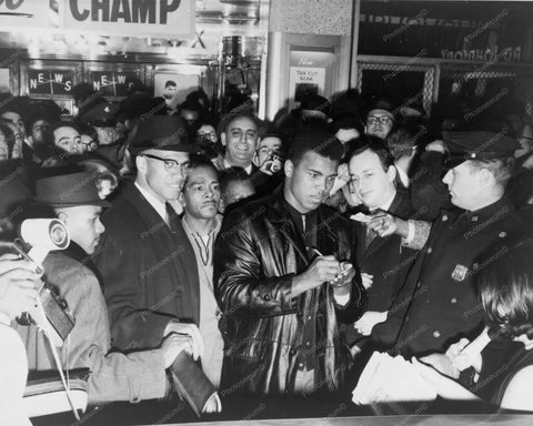 Muhammad Ali Signing Autographs 8x10 Reprint Of Old Photo - Photoseeum
