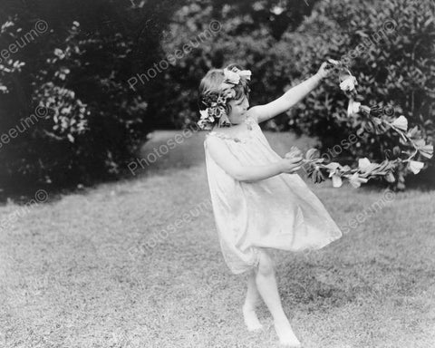 Victorian Girl Frolics W Flower Garland 8x10 Reprint Of Old Photo - Photoseeum