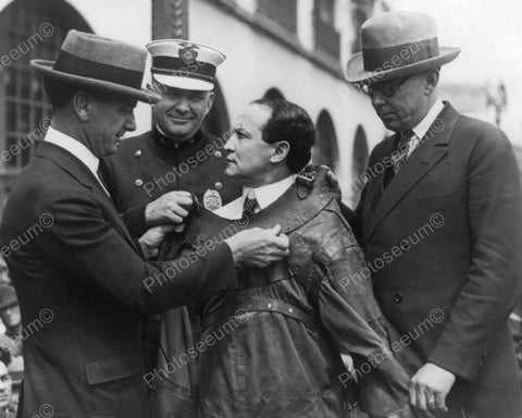 Houdini Straightjacket Stunt! 1900s 8x10 Reprint Of Old Photo - Photoseeum