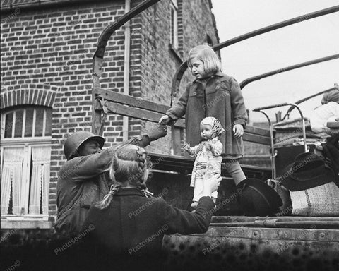 Soldier Saying Goodbye To Little Girl wDoll Vintage 8x10 Reprint Of Old Photo - Photoseeum