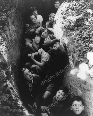 Children Hide In Trench German Air Raid 8x10 Reprint Of Old Photo - Photoseeum