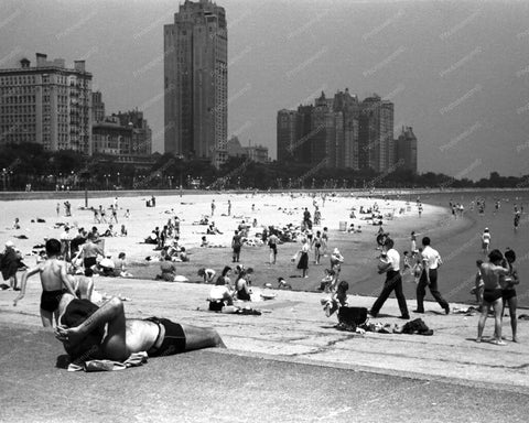 Chicago Beach Coast Scene 1940s  8x10 Reprint Of Old Photo - Photoseeum