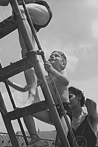 Glen Echo Kids Pool Ladder Scene 1940s 4x6 Reprint Of Old Photo - Photoseeum