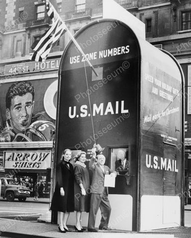 Giant US Mail Box NY 1961 Vintage 8x10 Reprint Of Old Photo - Photoseeum