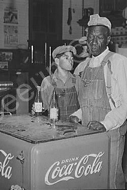 Cotton Pickers Rest With Some Soda Pop 4x6 Reprint Of Old Photo - Photoseeum
