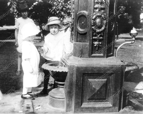 Adorable Children At Antique Fountain 8x10 Reprint Of Old Photo - Photoseeum