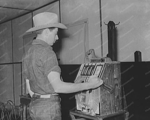 Cowboy Playing Mills War Eagle Machine 8x10 Reprint Of Photo - Photoseeum