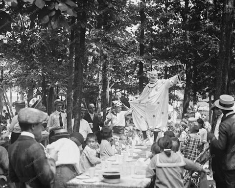 Glen Echo Park Clown Performs On Table! 8x10 Reprint Of Old Photo - Photoseeum