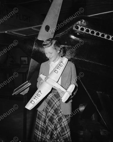 Young Woman With Antique Model Airplane 8x10 Reprint Of Old Photo - Photoseeum