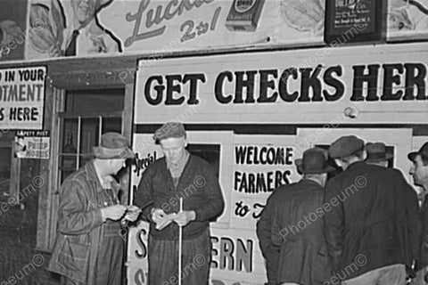Tobacco Labor Check Payment Scene 4x6 Reprint Of Old Photo - Photoseeum