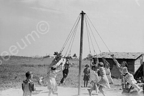 Children Enjoy May Pole Dance! 1930s 4x6 Reprint Of Old Photo - Photoseeum
