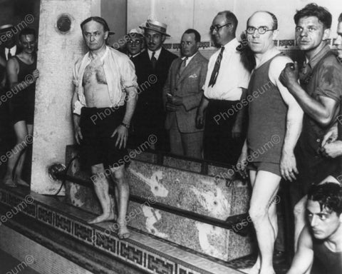 Houdini Ready To Enter Pool 8x10 Reprint Of Old Photo - Photoseeum