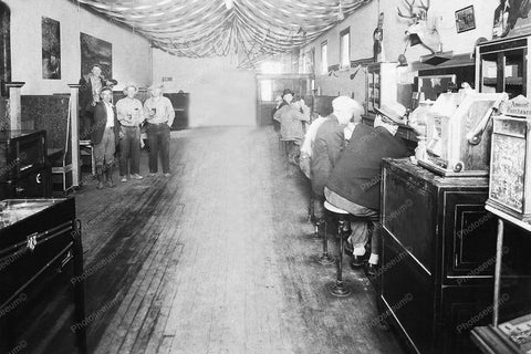 Saloon With Rockola Pinball, Wurlizer Jukebox & Slots 8x12 Reprint Of Old Photo - Photoseeum