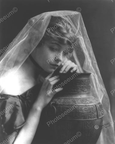 Lady With Large Pot Vintage 8x10 Reprint Of Old Photo - Photoseeum