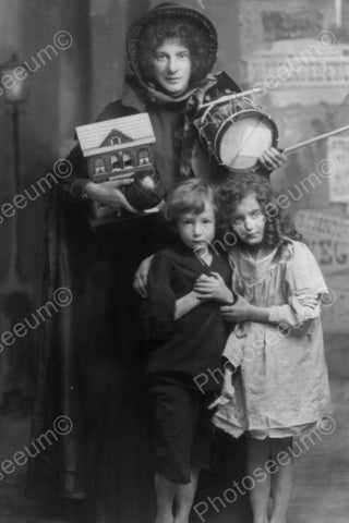 Salvation Army Giving Toys To Children 4x6 Reprint Of Old Photo - Photoseeum