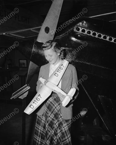 Woman & Model Plane At Airplane Museum  8x10 Reprint Of Old Photo - Photoseeum