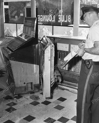 Blue Lounge Jukebox Breakin Police Investigate Vintage 8x10 Reprint Of Old Photo - Photoseeum