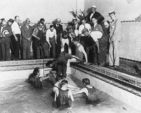 Houdini In Swimming Pool Stunt 8x10 Reprint Of Old Photo - Photoseeum