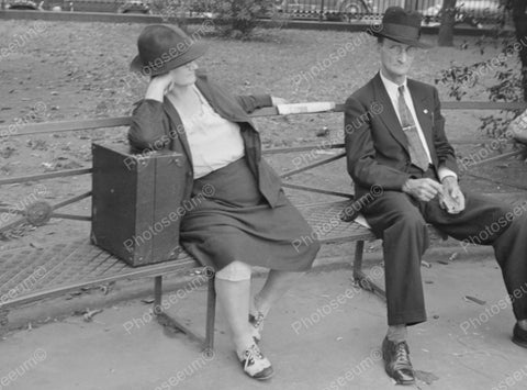 Odd Couple Park Bench 1935 Vintage 8x10 Reprint Of Old Photo - Photoseeum